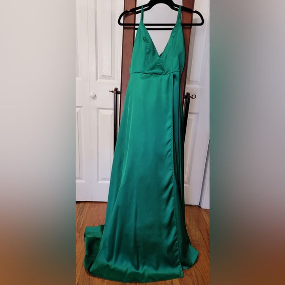 Women’s Formal Dress - Picture 1 of 3